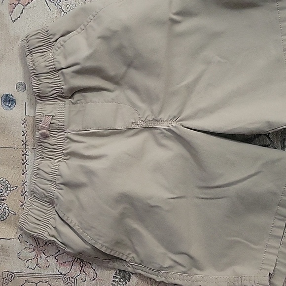 Size M(8) khaki shorts - Picture 3 of 5